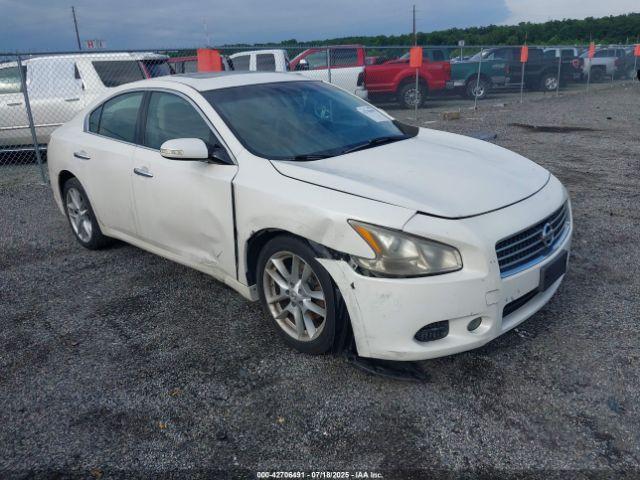  Salvage Nissan Maxima