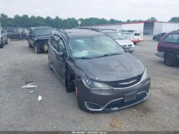  Salvage Chrysler Pacifica