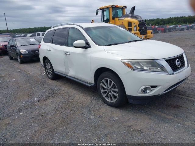  Salvage Nissan Pathfinder