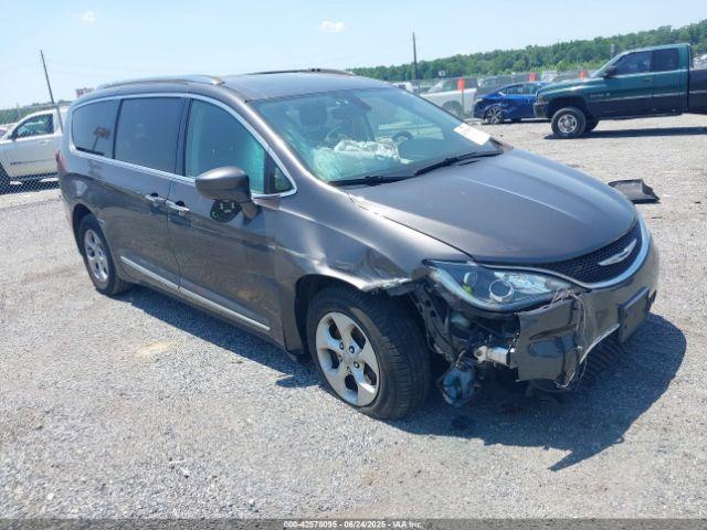  Salvage Chrysler Pacifica