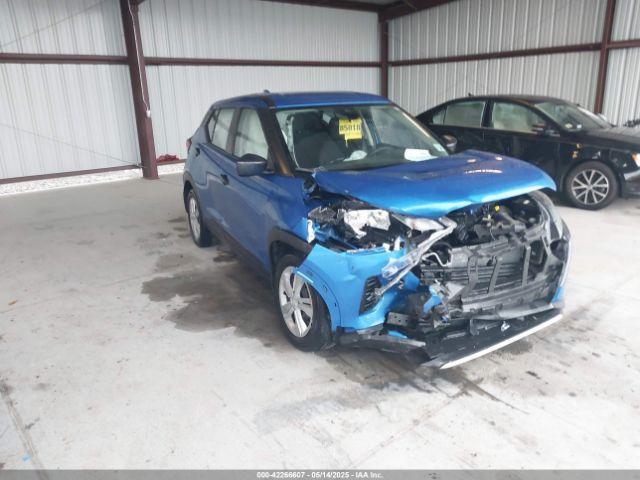  Salvage Nissan Kicks