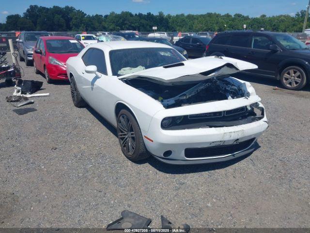  Salvage Dodge Challenger