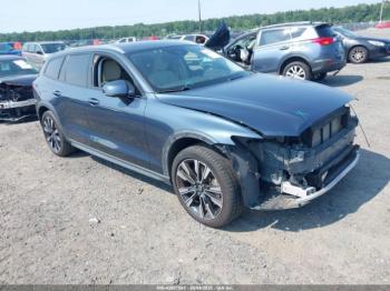 Salvage Volvo V60 Cross Country