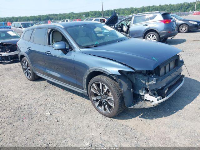  Salvage Volvo V60 Cross Country