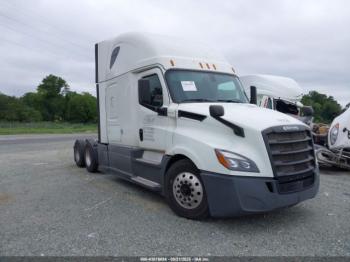  Salvage Freightliner New Cascadia 126