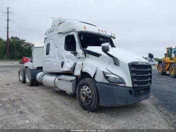  Salvage Freightliner New Cascadia 126