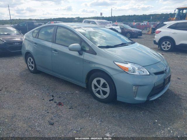  Salvage Toyota Prius