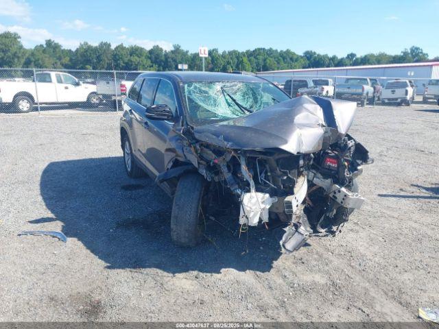  Salvage Toyota Highlander