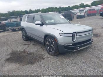  Salvage Rivian R1s