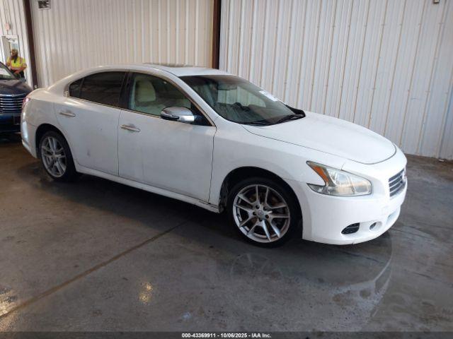  Salvage Nissan Maxima
