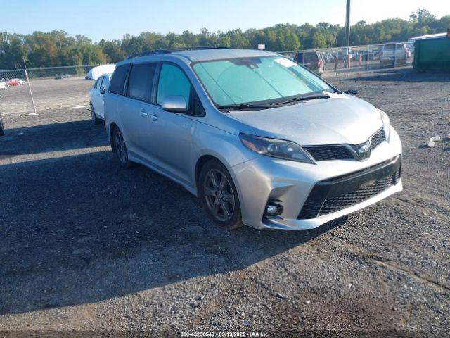  Salvage Toyota Sienna