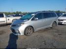 Toyota Sienna Se Image 3