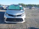 Toyota Sienna Se Image 13