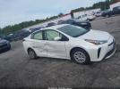 Toyota Prius L Image 2