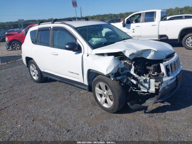  Salvage Jeep Compass