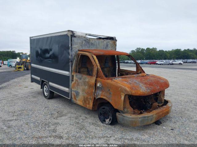  Salvage General Motors Savana Cutaway