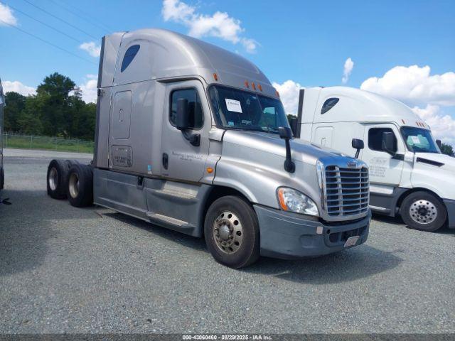  Salvage Freightliner Cascadia 125