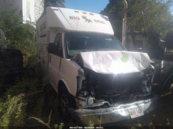  Salvage General Motors Savana Cutaway