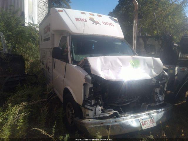  Salvage General Motors Savana Cutaway