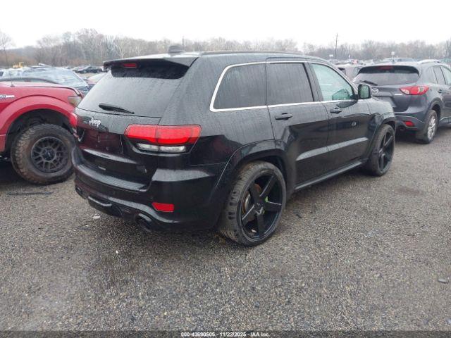 Jeep Grand Cherokee Srt8 Image 4
