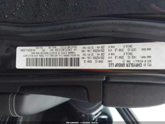 Jeep Grand Cherokee Srt8 Image 11