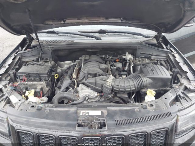 Jeep Grand Cherokee Srt8 Image 8