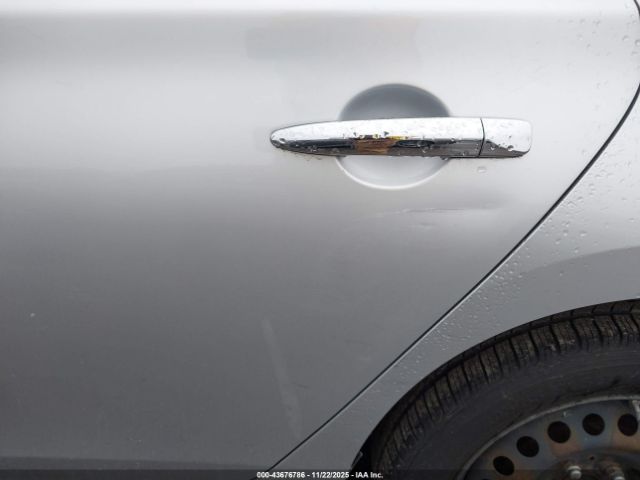 Nissan Sentra S Image 10