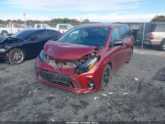 Toyota Sienna Se Image 4