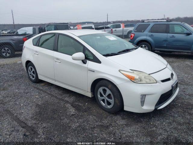  Salvage Toyota Prius