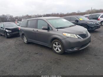  Salvage Toyota Sienna