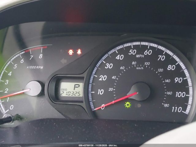 Toyota Sienna Le V6 8 Passenger Image 9