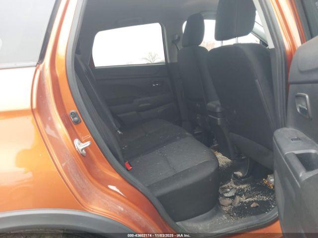 Mitsubishi Outlander 2.0 Es Image 16