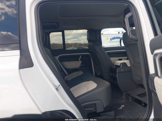 Land Rover Defender 110 X-dynamic Se Image 6