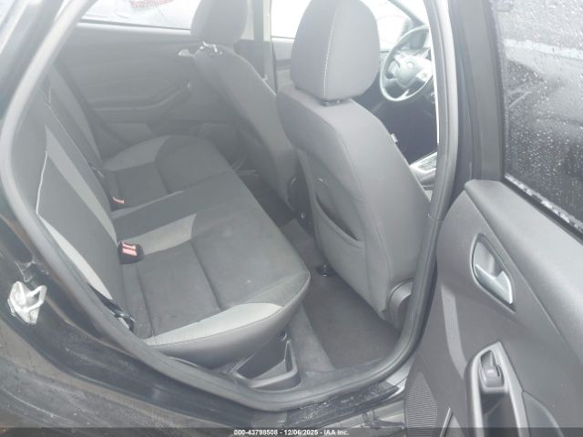 Ford Focus Se Image 10