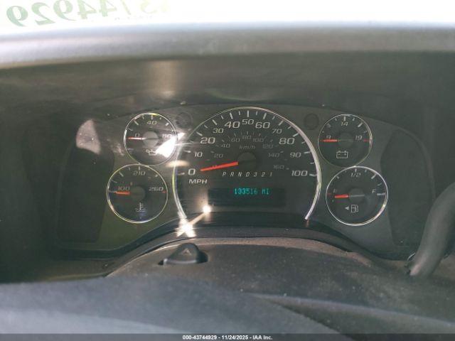 Chevrolet Express Work Van Image 2