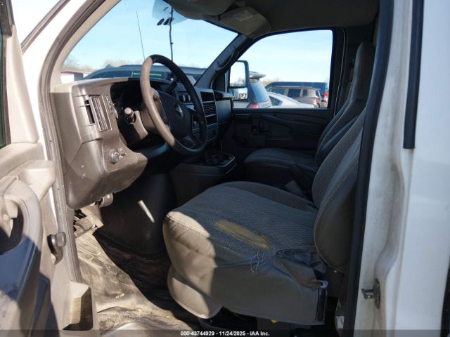 Chevrolet Express Work Van Image 3