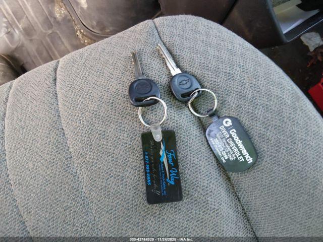 Chevrolet Express Work Van Image 6