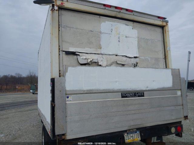 Chevrolet Express Work Van Image 9