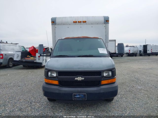 Chevrolet Express Work Van Image 10