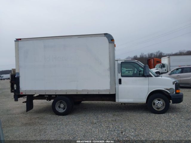 Chevrolet Express Work Van Image 13