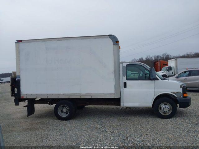 Chevrolet Express Work Van Image 13