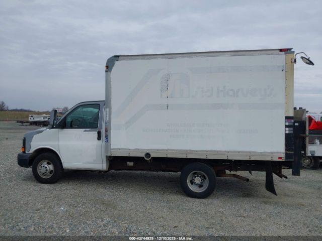 Chevrolet Express Work Van Image 14