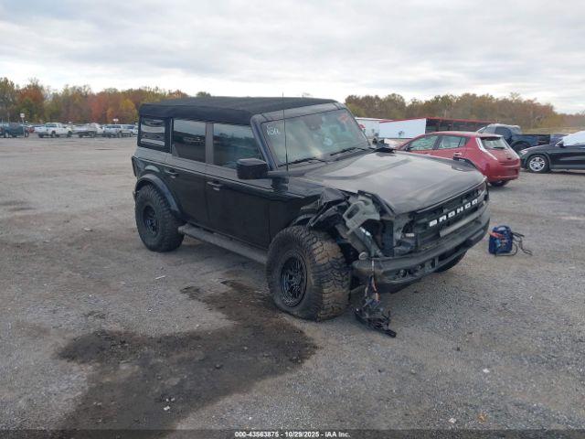  Salvage Ford Bronco