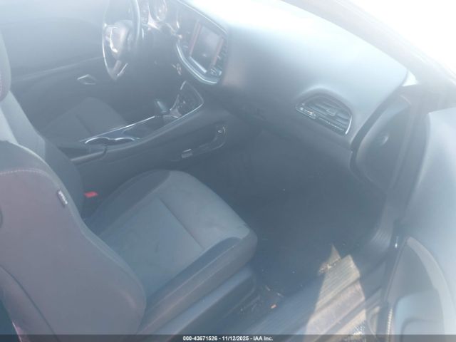 Dodge Challenger Image 2