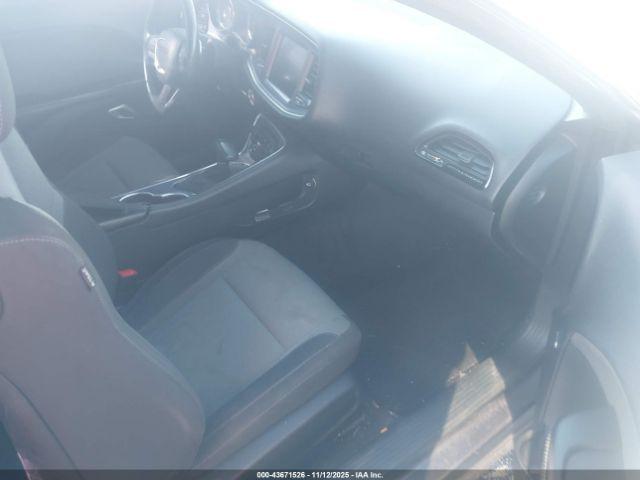 Dodge Challenger Image 2