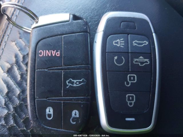 Dodge Challenger Image 8