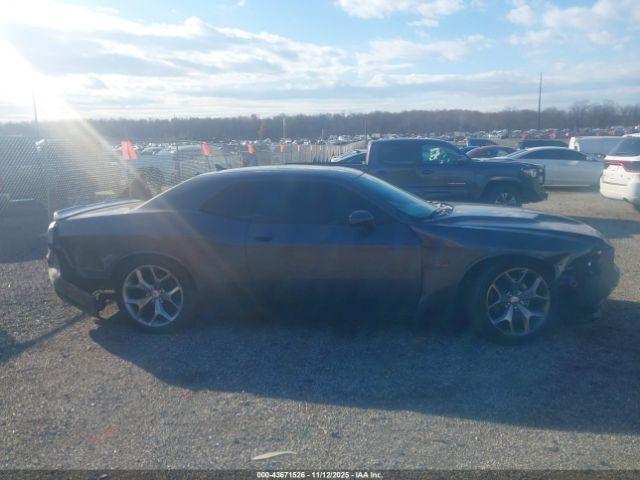 Dodge Challenger Image 9