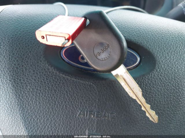 Ford Explorer Image 8