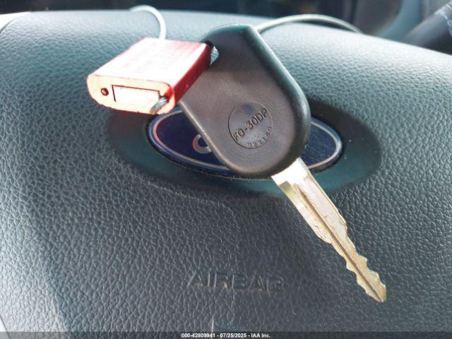 Ford Explorer Image 8