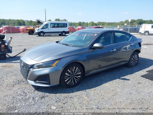 Nissan Altima Sv Fwd Image 2